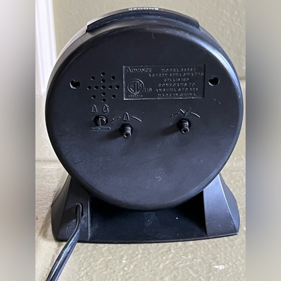 Vintage Timex Alarm Clock - Picture 5 of 5